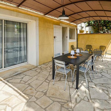 3 Bedroom Awesome Home In Chateuneuf De Gadagne Châteauneuf-de-Gadagne Exterior foto