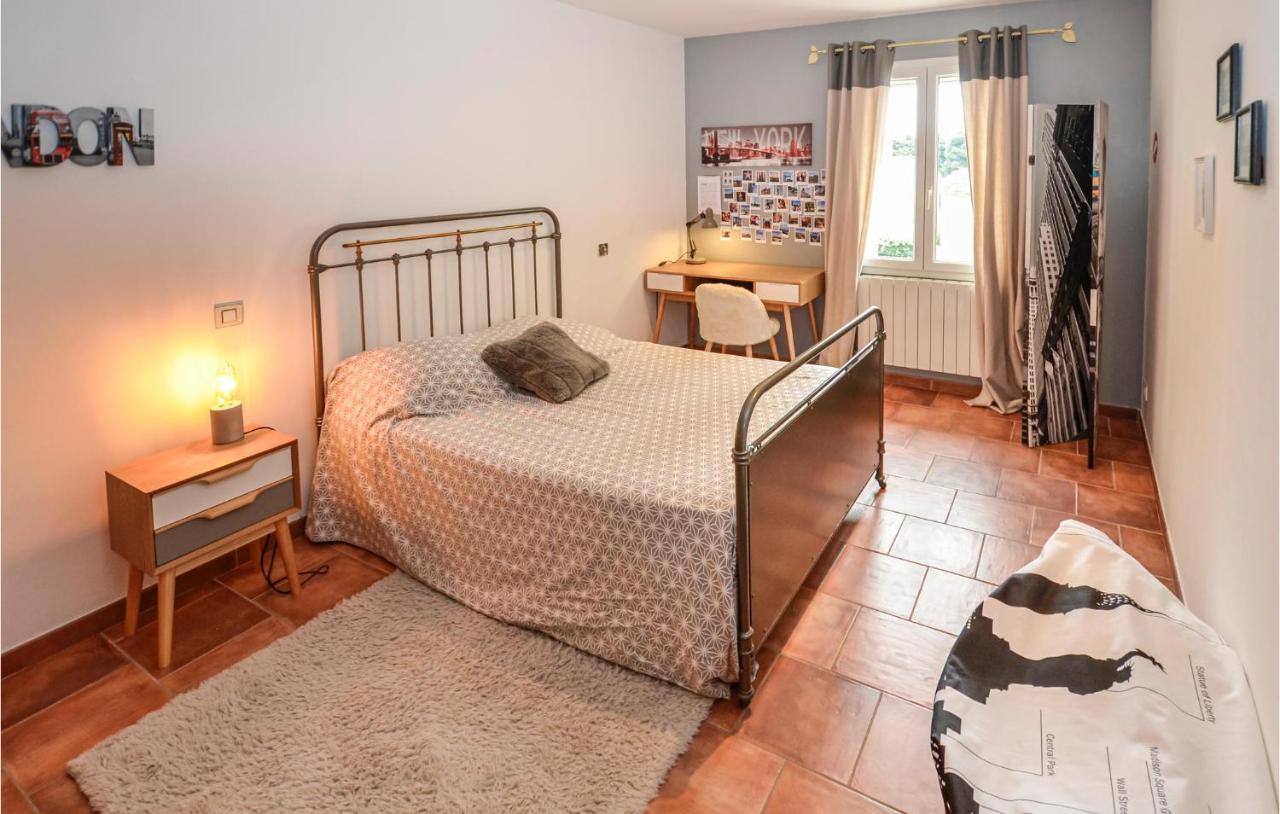 3 Bedroom Awesome Home In Chateuneuf De Gadagne Châteauneuf-de-Gadagne Exterior foto