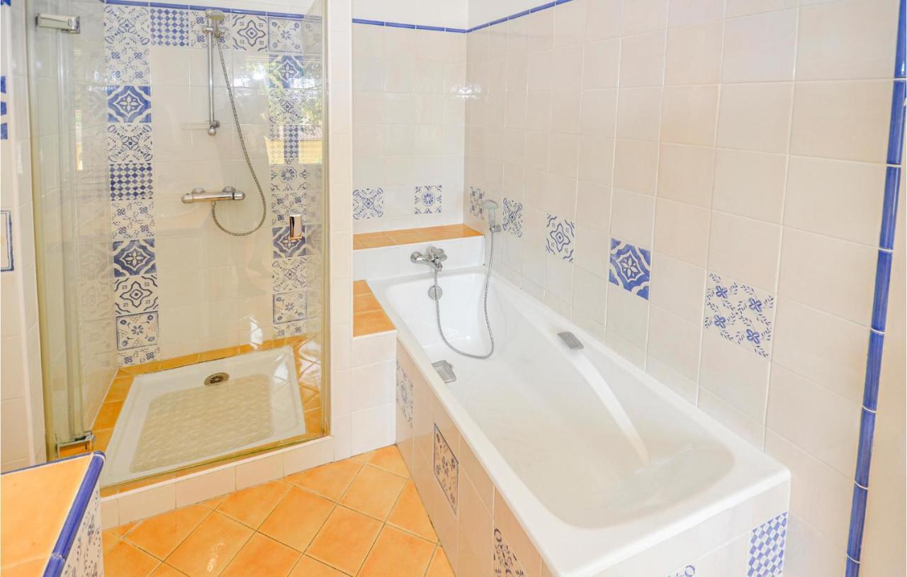 3 Bedroom Awesome Home In Chateuneuf De Gadagne Châteauneuf-de-Gadagne Exterior foto