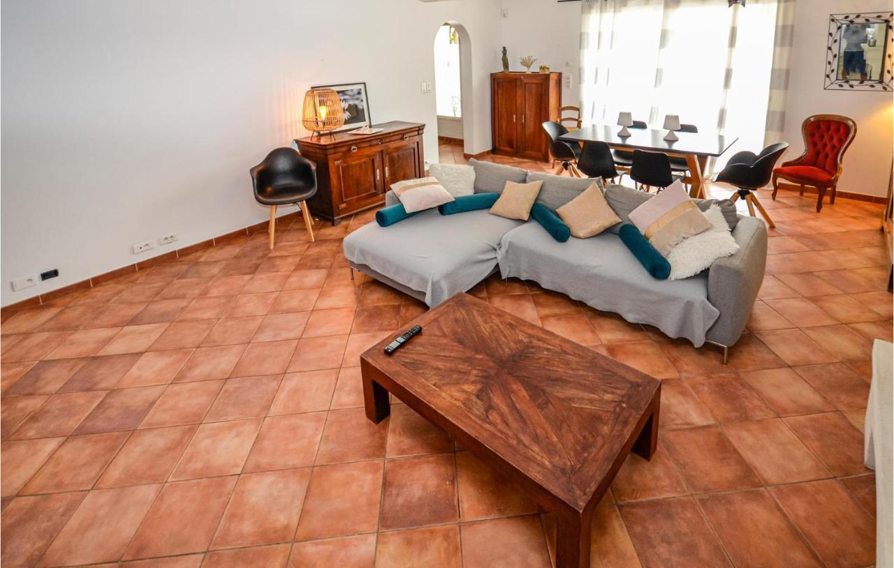 3 Bedroom Awesome Home In Chateuneuf De Gadagne Châteauneuf-de-Gadagne Exterior foto