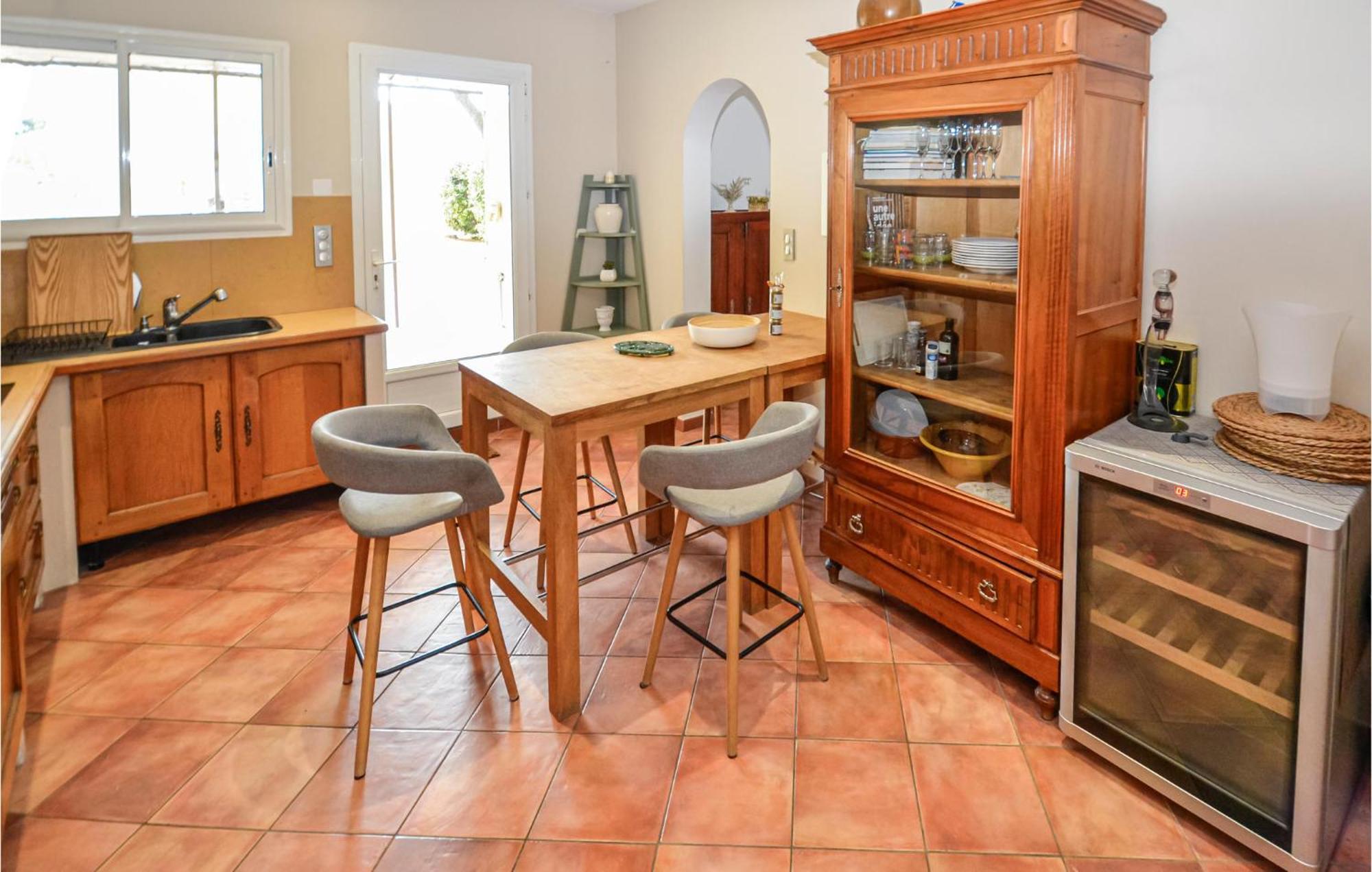3 Bedroom Awesome Home In Chateuneuf De Gadagne Châteauneuf-de-Gadagne Exterior foto