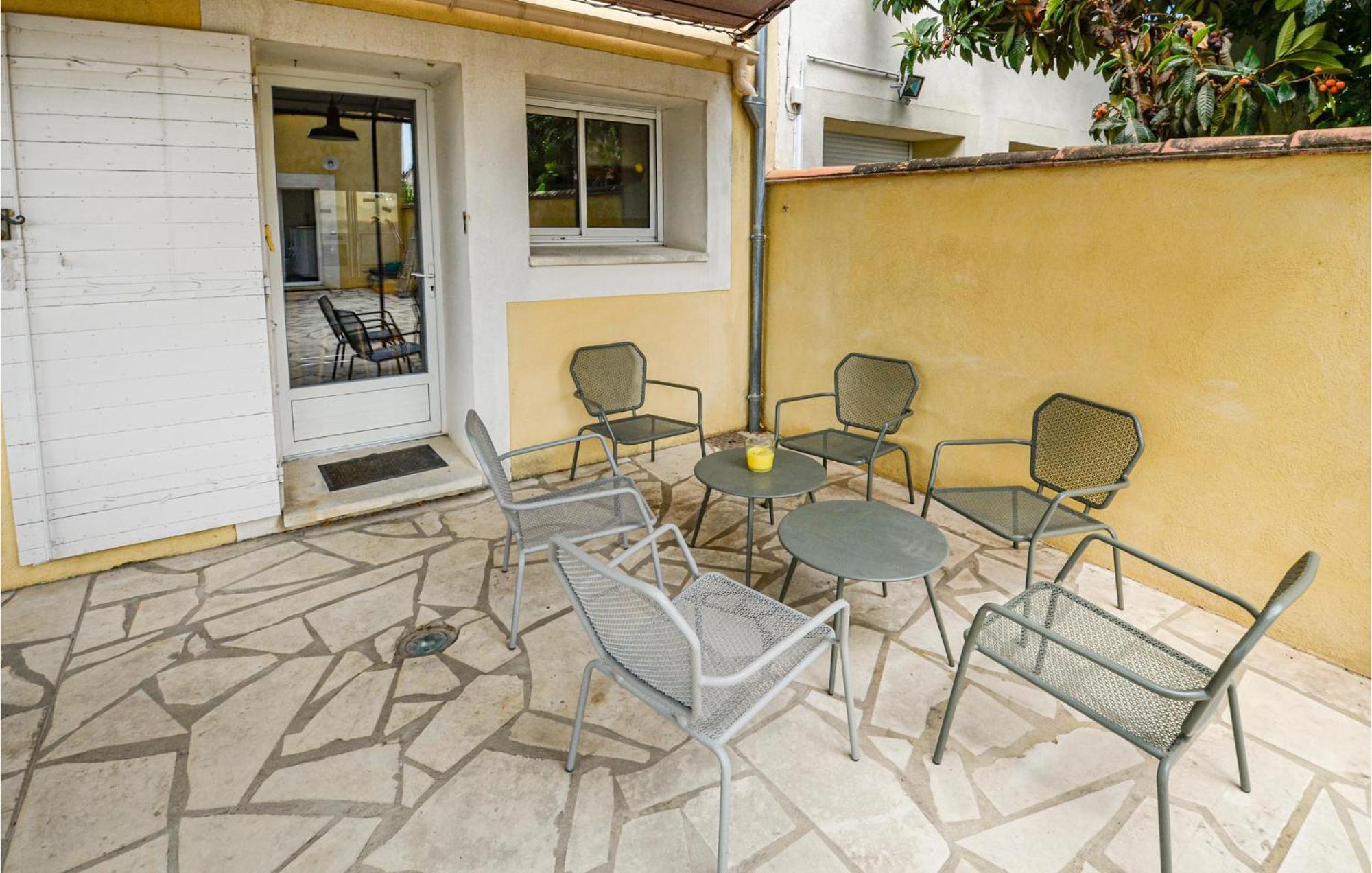 3 Bedroom Awesome Home In Chateuneuf De Gadagne Châteauneuf-de-Gadagne Exterior foto