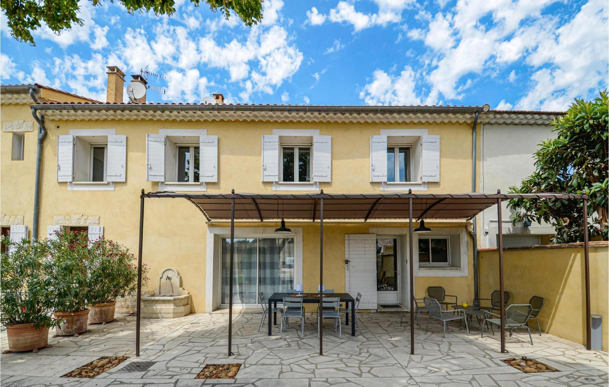 3 Bedroom Awesome Home In Chateuneuf De Gadagne Châteauneuf-de-Gadagne Exterior foto