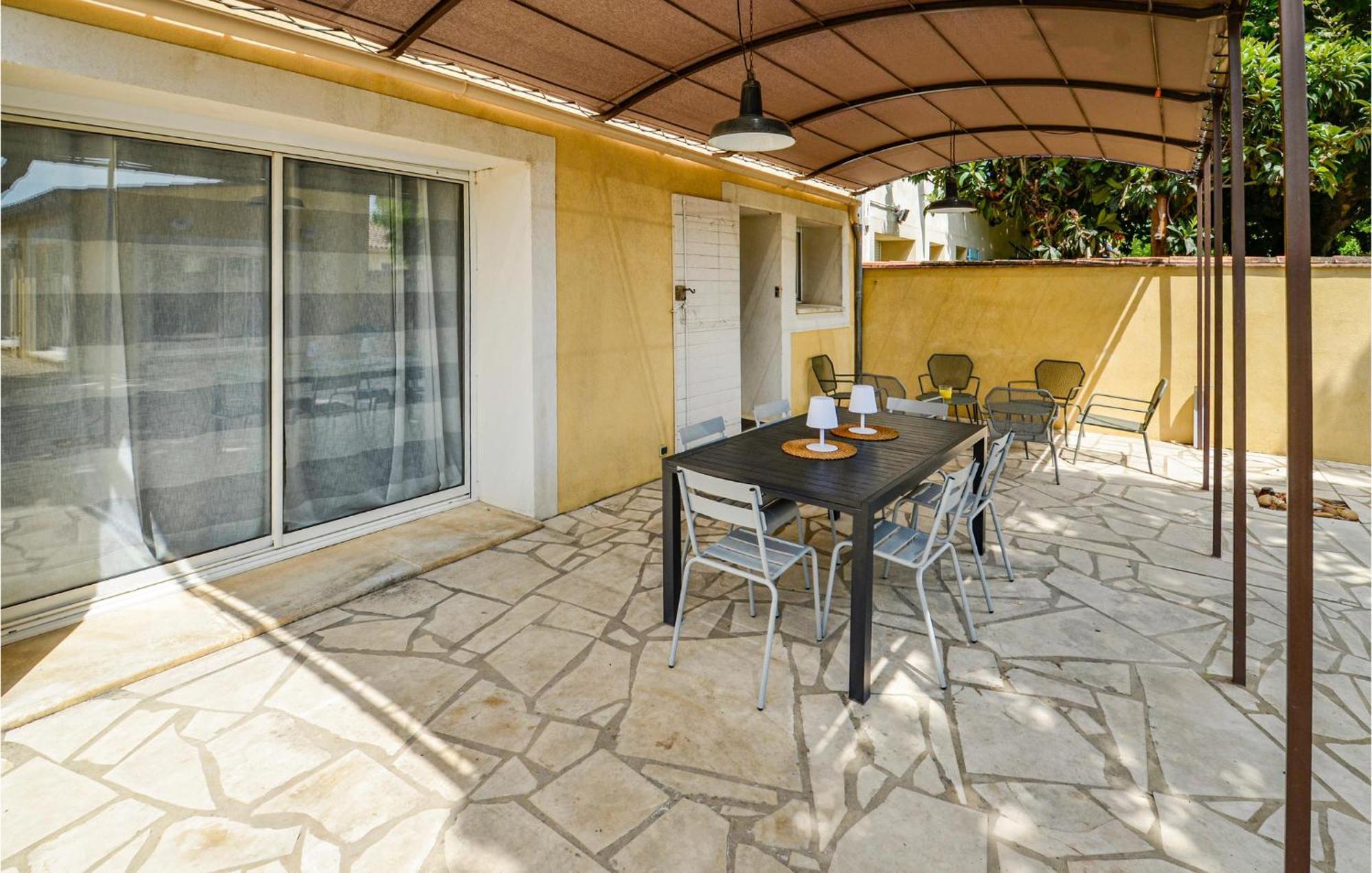 3 Bedroom Awesome Home In Chateuneuf De Gadagne Châteauneuf-de-Gadagne Exterior foto